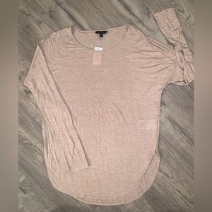 NWT Banana Republic size M light tan long sleeve tee